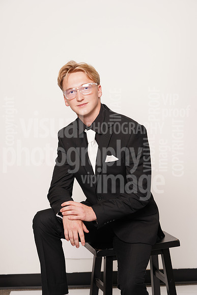 AEW00224