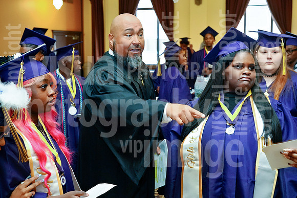 sps_0013_1051693415