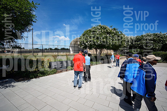sps_0414_1051701293
