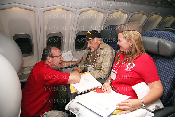 HONOR_FLIGHT10_I029-1538339120-O