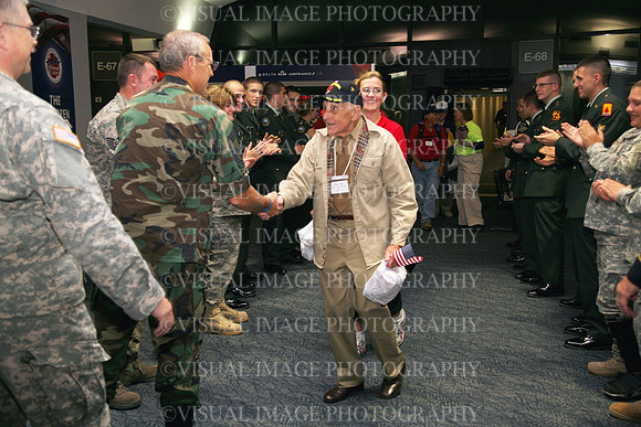 HONOR_FLIGHT10_J004-1538343349-O