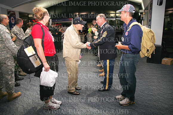 HONOR_FLIGHT10_J005-1538344181-O