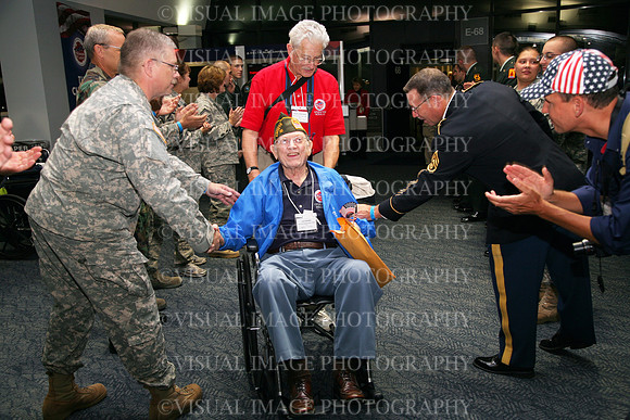 HONOR_FLIGHT10_J006-1538343607-O