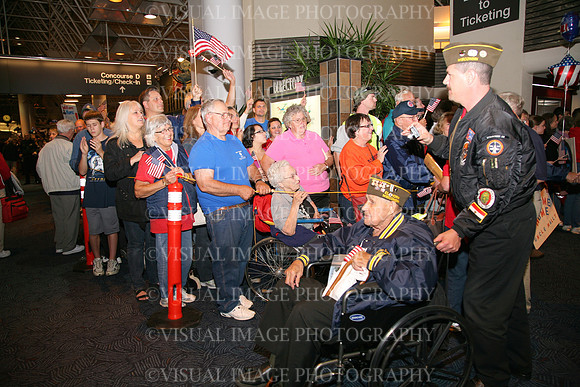 HONOR_FLIGHT10_J020-1538350169-O