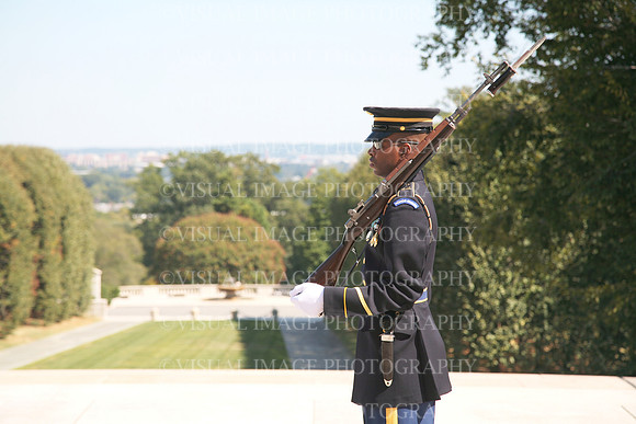 HONOR_FLIGHT10_E005-1538308008-O