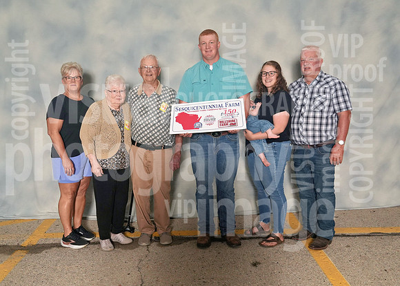 ces_0019_1052236568