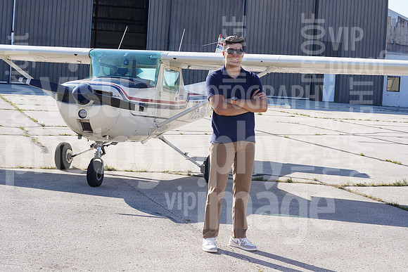 AEW00011