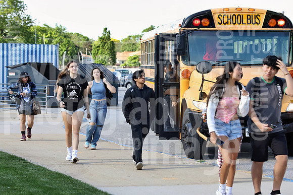 sps_0013_1037052740