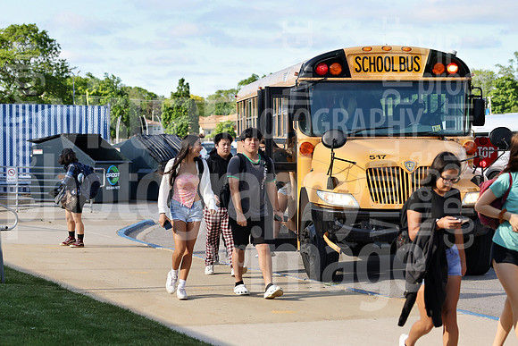 sps_0012_1037052739