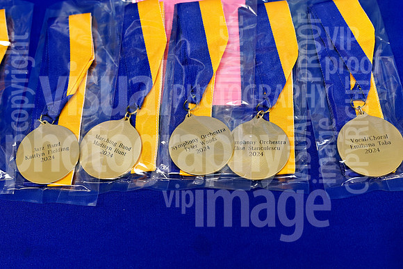 sps_0017_1037052744
