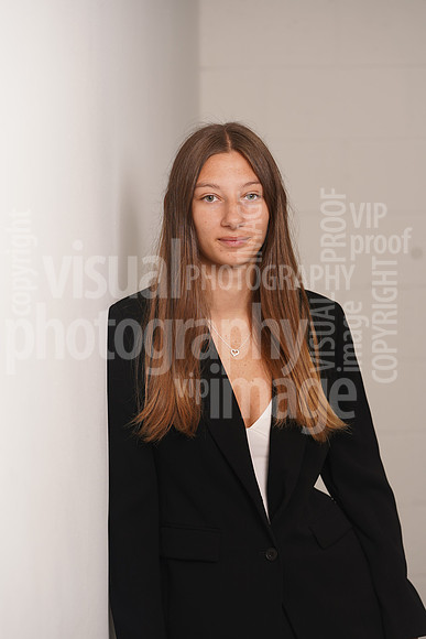 AEW00017